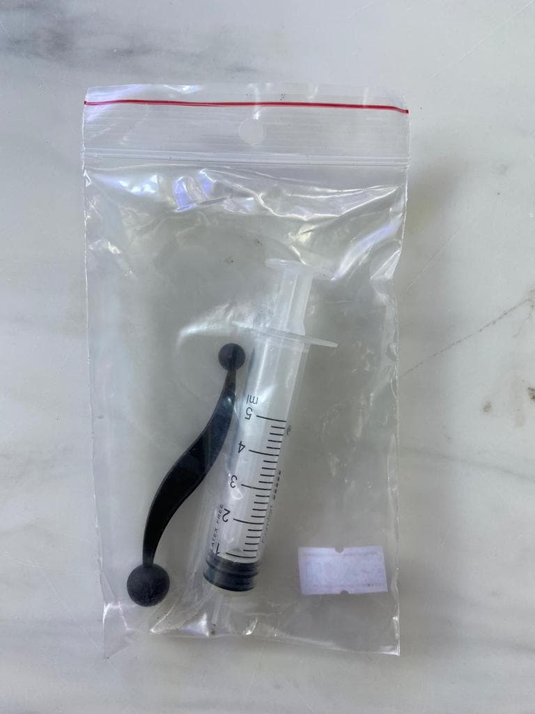 SYRINGE AND SPATULA SET